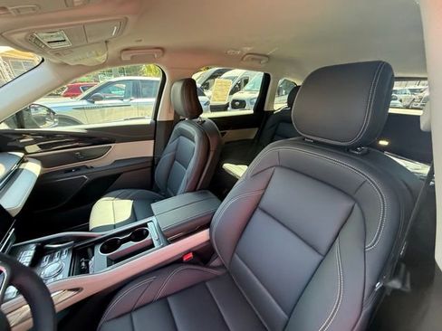 New 2025 Lincoln Nautilus Premier image 10