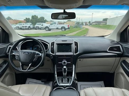 Used 2018 Ford Edge Titanium w/ Technology Package FWD image 19