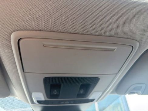 Used 2025 Honda Pilot Touring image 19