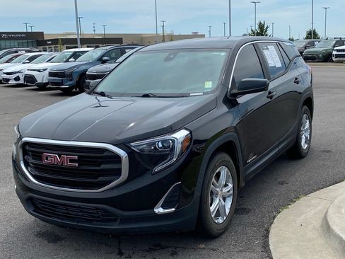 Used 2021 GMC Terrain SLE FWD image 4