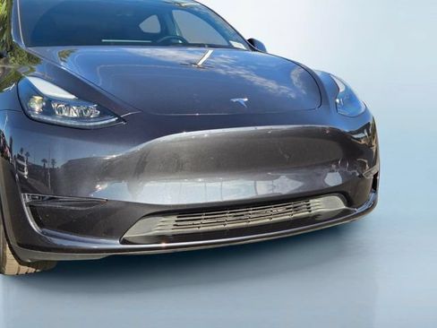 Used 2025 Tesla Model Y Long Range RWD image 8