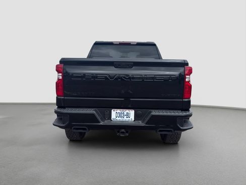 Used 2026 Chevrolet Silverado 1500 Custom Trail Boss w/ Midnight Edition AWD/4WD image 5
