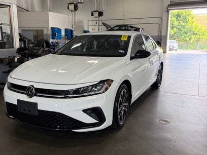 Certified 2025 Volkswagen Jetta Sport