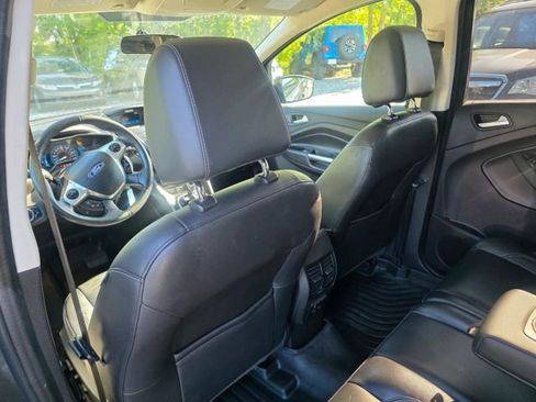 Used 2017 Ford C-MAX Energi SE w/ Equipment Group 402A FWD image 19
