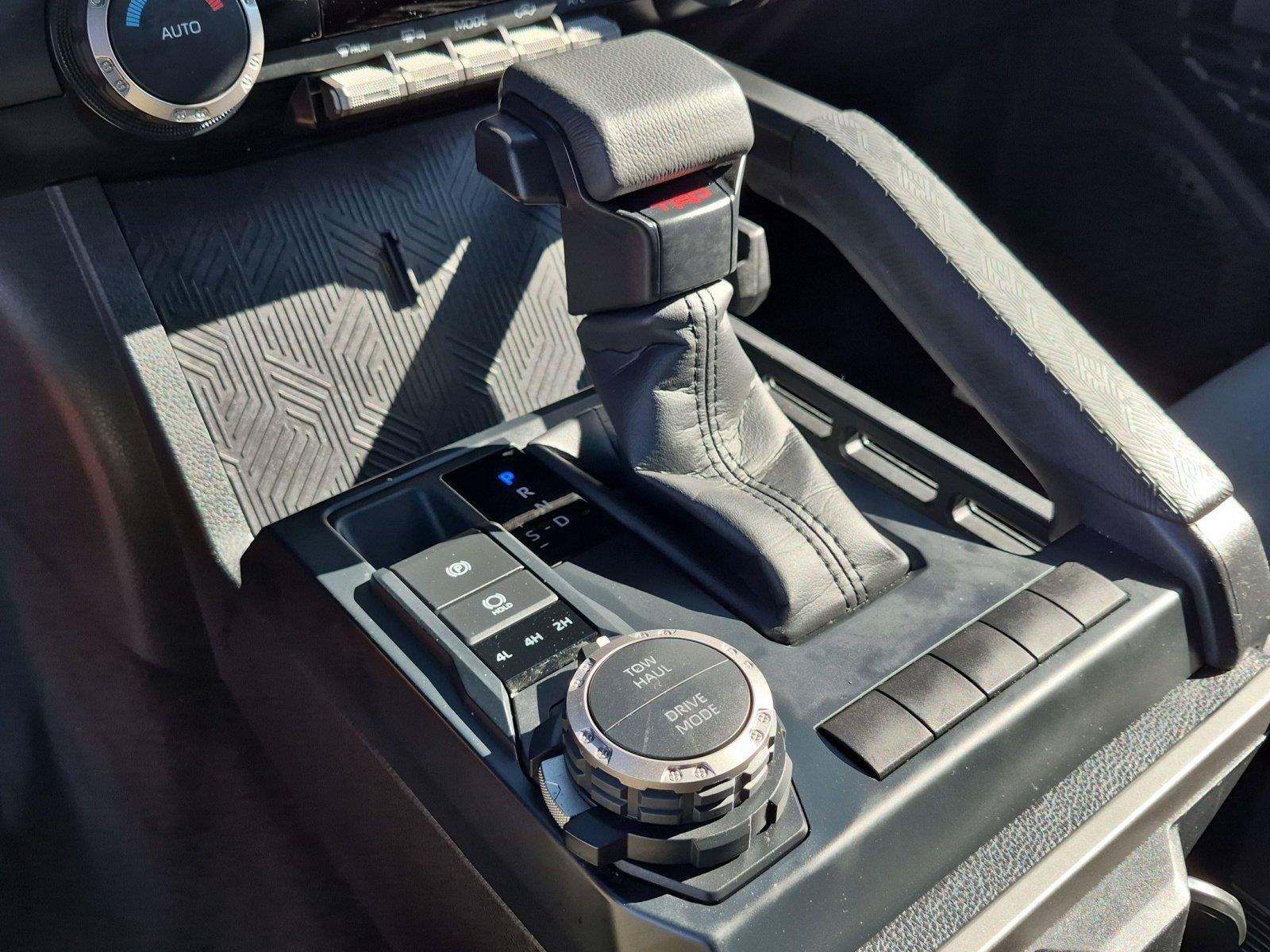 Used 2025 Toyota Tacoma TRD Sport AWD/4WD image 9