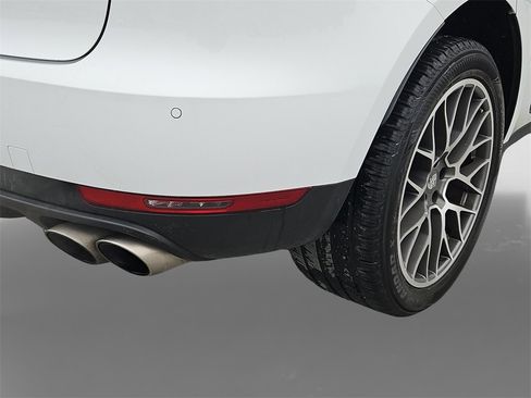 Used 2016 Porsche Macan S image 18