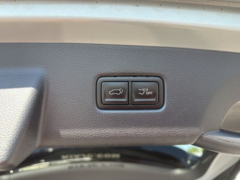 Used 2025 Kia Carnival SX Prestige FWD image 10