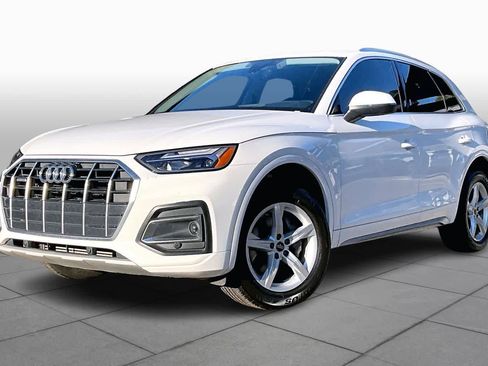 Used 2021 Audi Q5 Premium w/ Convenience Package image 1