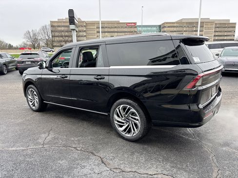 New 2026 Lincoln Navigator L Reserve AWD/4WD image 5