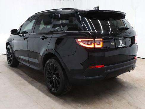 Used 2022 Land Rover Discovery Sport SE image 4