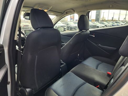 Used 2017 Toyota Yaris iA image 11