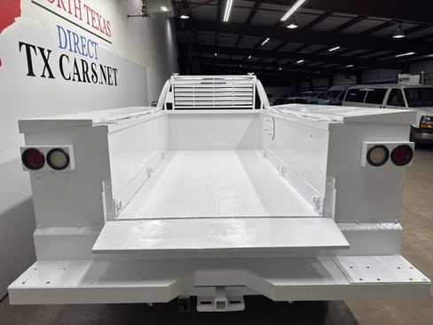 Used 2019 RAM 3500 Tradesman w/ Chrome Appearance Group image 8