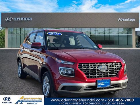 Certified 2023 Hyundai Venue SE w/ Cargo Package image 1