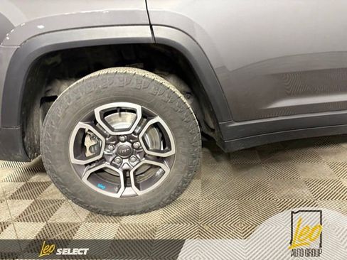 Used 2022 Jeep Grand Cherokee Trailhawk w/ Luxury Tech Group III AWD/4WD image 24