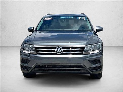 Used 2020 Volkswagen Tiguan SE w/ Panoramic Sunroof Package FWD image 3