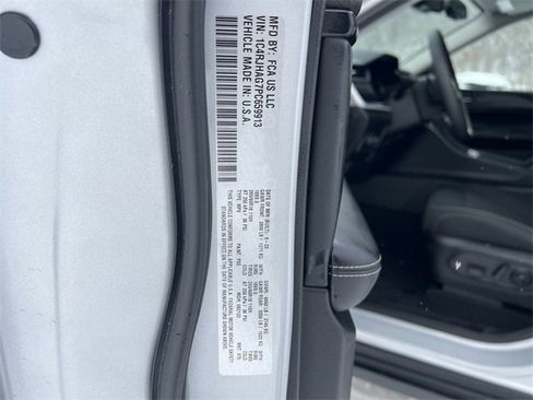 Used 2023 Jeep Grand Cherokee Laredo image 26