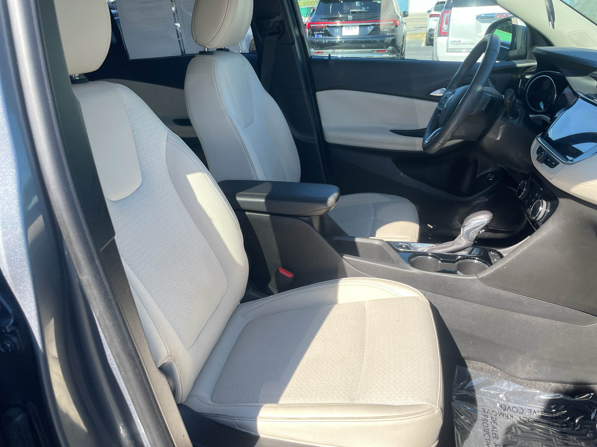 Certified 2020 Buick Encore GX Preferred w/ Cold Weather Comfort Package FWD image 14