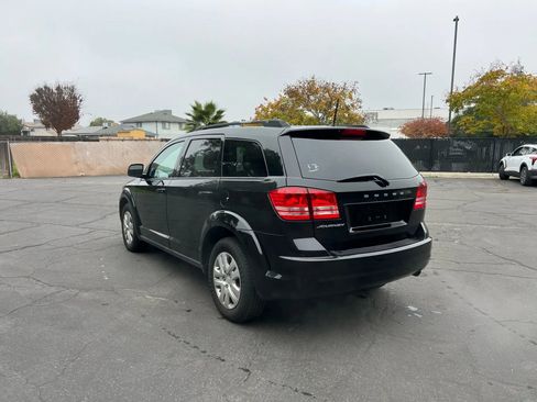 Used 2019 Dodge Journey SE image 4
