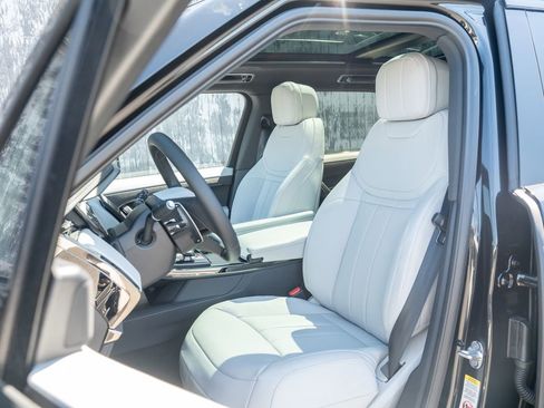 New 2026 Land Rover Range Rover Sport SE AWD/4WD image 19