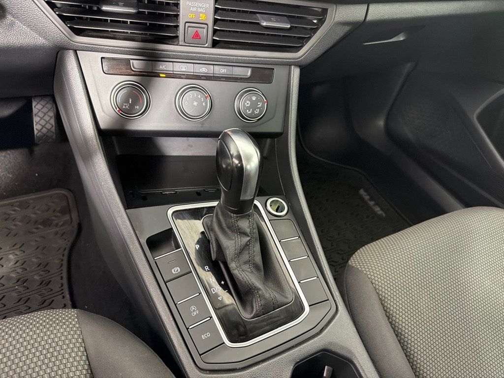Used 2019 Volkswagen Jetta SE FWD image 17