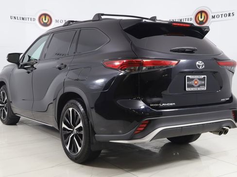 Used 2022 Toyota Highlander XSE image 4