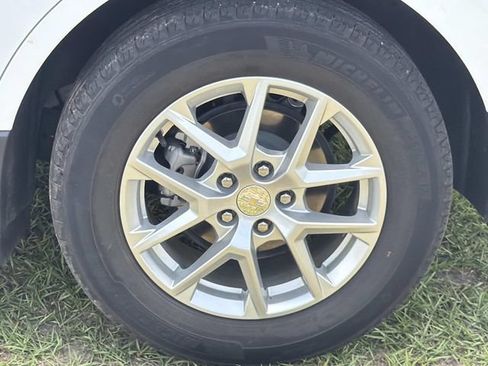 Used 2023 Chevrolet Equinox LS FWD image 16