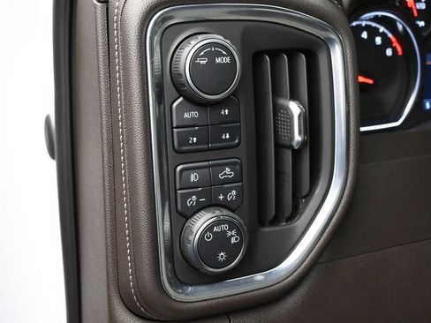 Used 2021 Chevrolet Silverado 1500 LT Trail Boss w/ Bed Protection Package AWD/4WD image 5