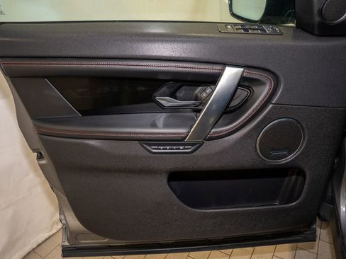 Used 2020 Land Rover Discovery Sport SE R-Dynamic image 13