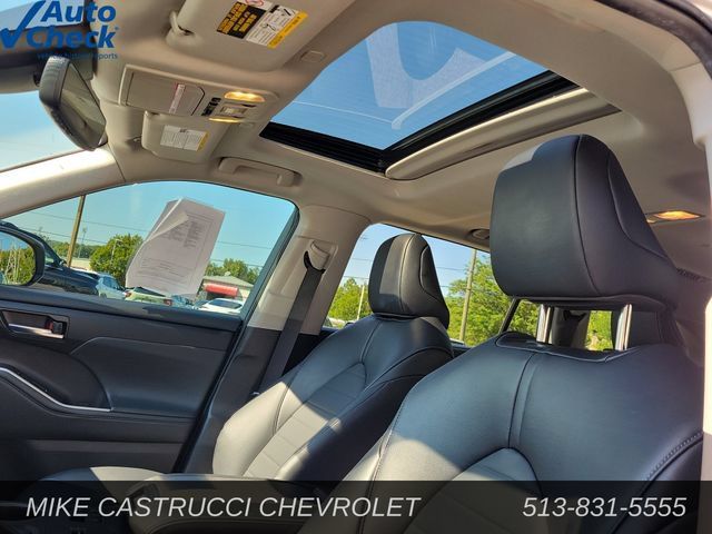 Used 2023 Toyota Highlander XLE FWD image 23