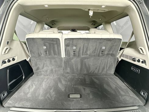 Used 2022 Jeep Wagoneer Series III w/ Rear Seat Video Group 1 RWD image 28