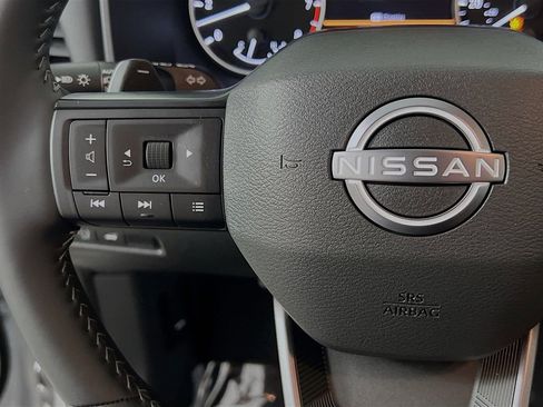 Used 2025 Nissan Rogue SV FWD image 15
