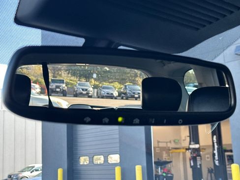 Used 2023 Nissan Armada SL w/ Captain's Chairs Package image 27