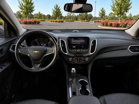 Used 2020 Chevrolet Equinox Premier FWD image 16