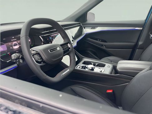 Used 2025 Jeep Wagoneer S Limited image 10