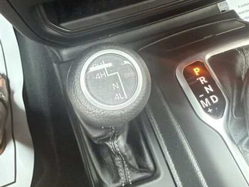 Used 2025 Jeep Wrangler Sport AWD/4WD image 30