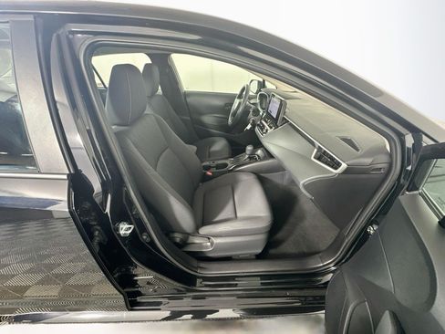 Used 2025 Toyota Corolla LE FWD image 28