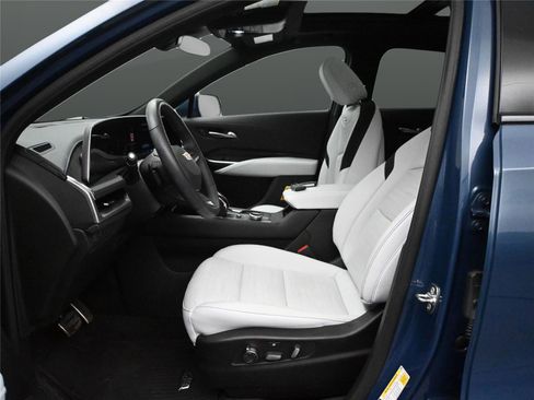 Used 2024 Cadillac XT4 Sport image 23