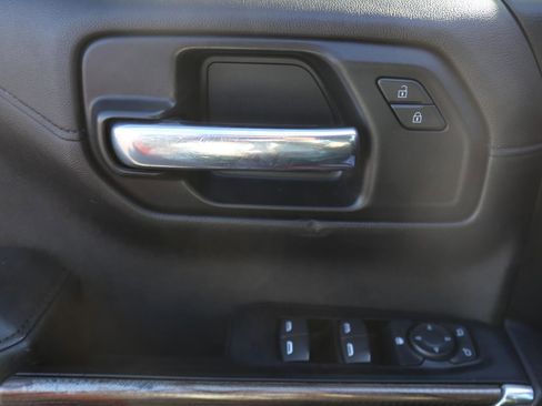 Used 2021 Chevrolet Silverado 1500 LT Trail Boss w/ Convenience Package II image 8