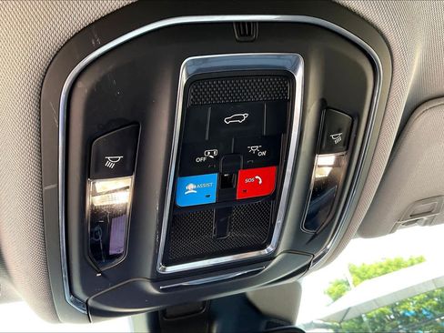 Used 2023 Jeep Grand Cherokee Limited AWD/4WD image 32