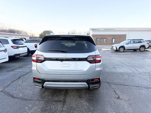 Used 2025 Honda Pilot Touring image 7