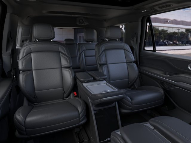 New 2026 Lincoln Navigator Reserve w/ Jet Appearance Package AWD/4WD image 11