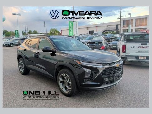 Used 2024 Chevrolet Trax LT w/ Driver Confidence Package FWD image 1