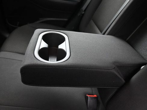 Used 2018 Hyundai Elantra GT image 31