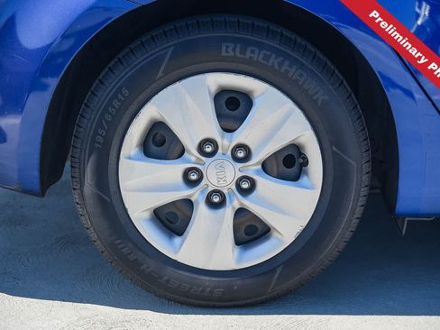 Used 2017 Kia Forte LX FWD image 7