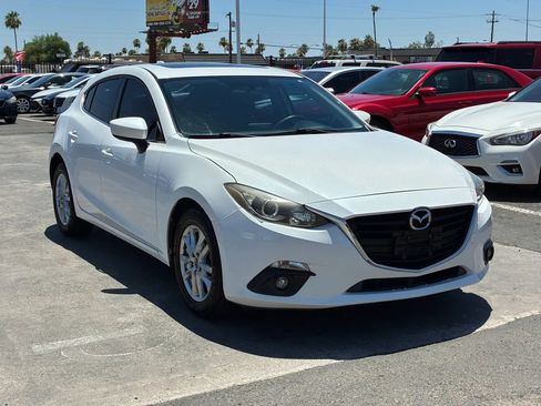Used 2015 MAZDA MAZDA3 i Touring w/ Technology Package FWD image 11