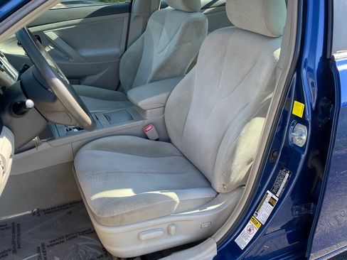 Used 2011 Toyota Camry LE w/ LE Extra-Value Pkg FWD image 14