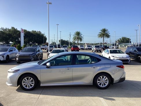 Used 2026 Toyota Camry LE FWD image 4