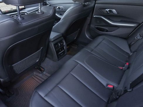 Used 2023 BMW 330i Sedan w/ M Sport Package image 33