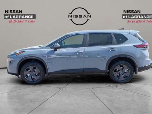 New 2026 Nissan Rogue SV image 8