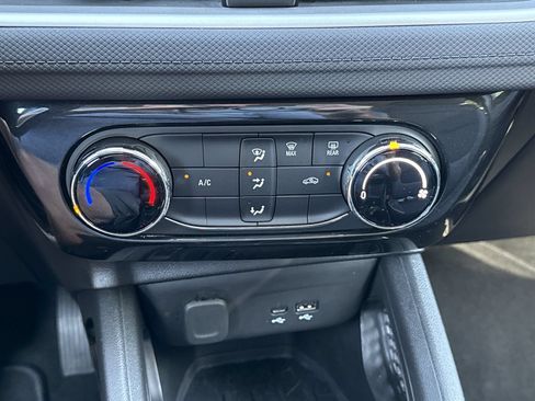 Used 2024 Chevrolet TrailBlazer LT FWD image 21